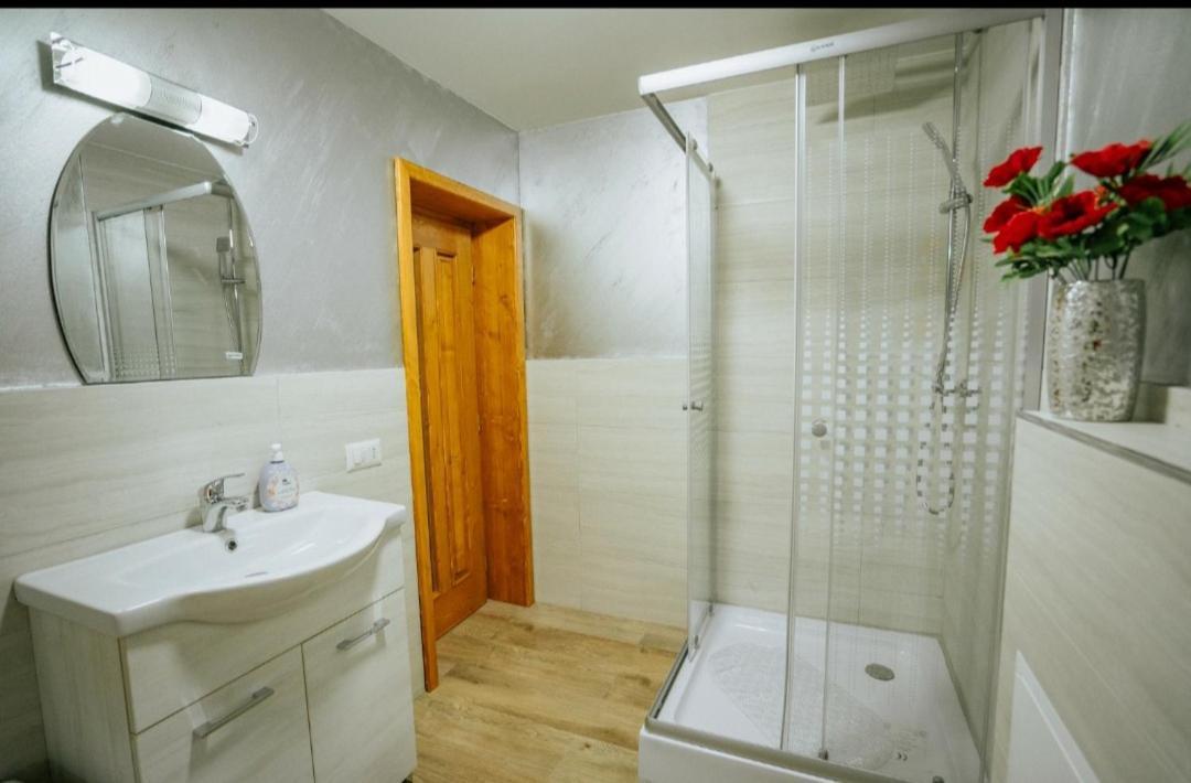 Casa Daviden Hotel Moisei Buitenkant foto